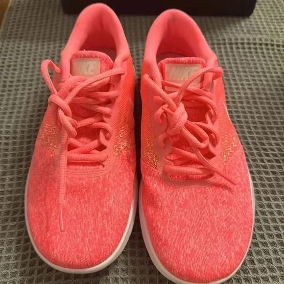 Nike Flex Contact Women Tennis Shoes Sneakers Pink White Knit Fabric 7.5 - Picture 2 of 5